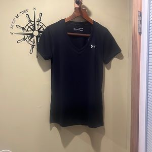 New with tags. Black Under Armour silk short sleeve. Size extra small